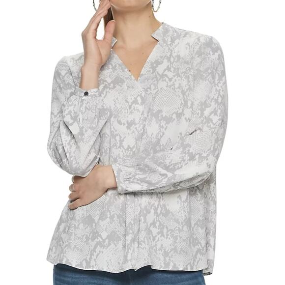 Jennifer Lopez Snake Print Long Sleeve V Neck Top, Medium, New with Tags - Picture 1 of 10